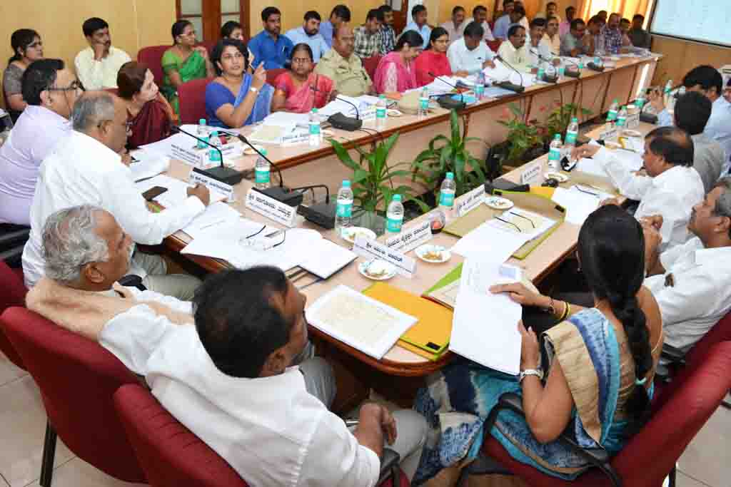 ​ ಕುಡಿಯುವ ನೀರಿಗೆ ಸಮಸ್ಯೆಯಾಗದಂತೆ ಎಚ್ಚರವಹಿಸಿ